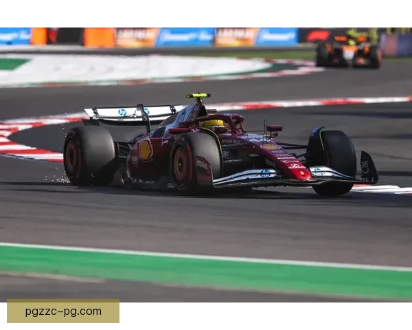 F1赛车积分排名实时更新，看谁能夺得车手和车队双料冠军！