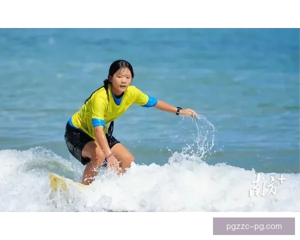 全球冲浪巡回赛：巅峰对决，谁将夺得冲浪王的宝座？