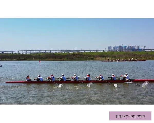 赛艇壮观一刻:百舸争流,风波激荡,冠军问鼎! 赛艇壮观一刻:百舸争流,风波激荡,冠军问鼎!